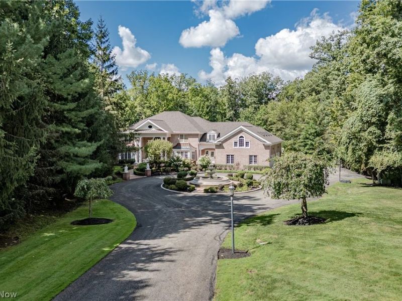 2140 County Line Road, Gates Mills, OH 44040 Photo 3