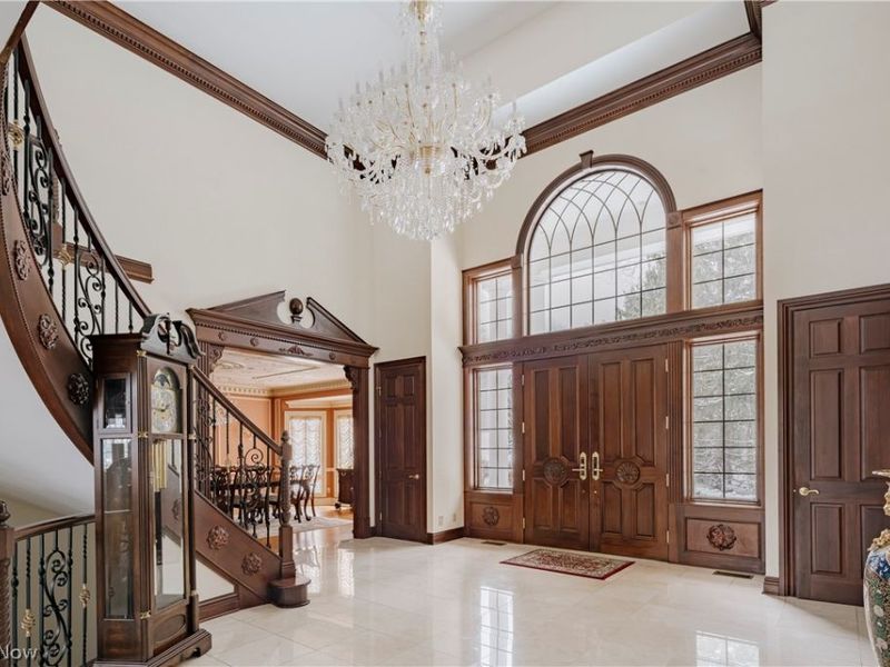 2140 County Line Road, Gates Mills, OH 44040 Photo 3