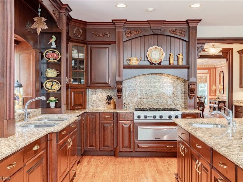 2140 County Line Road, Gates Mills, OH 44040 Photo 8