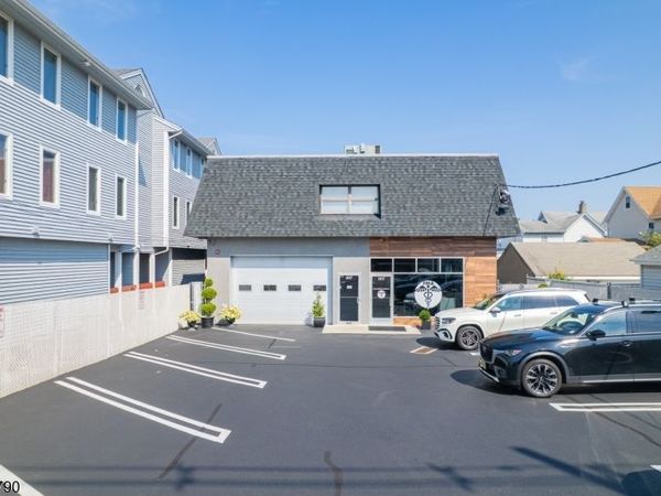 107 Stuyvesant Ave, Lyndhurst, NJ 07071