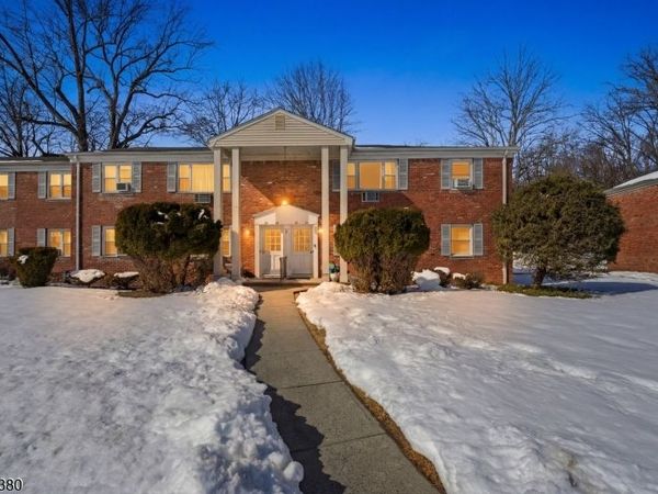 43 Conforti Ave, West Orange, NJ 07052