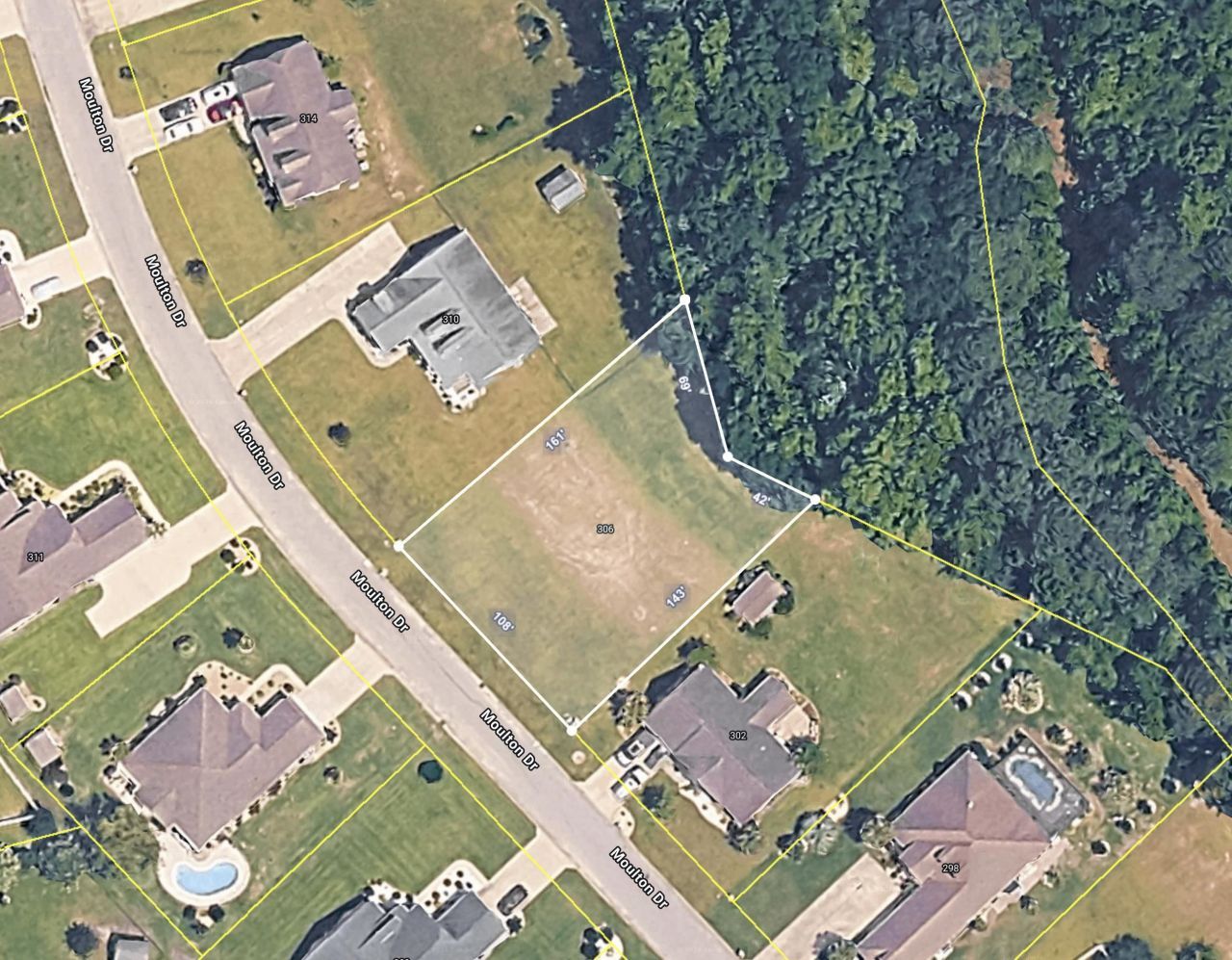 306 Moulton Dr. Photo 1