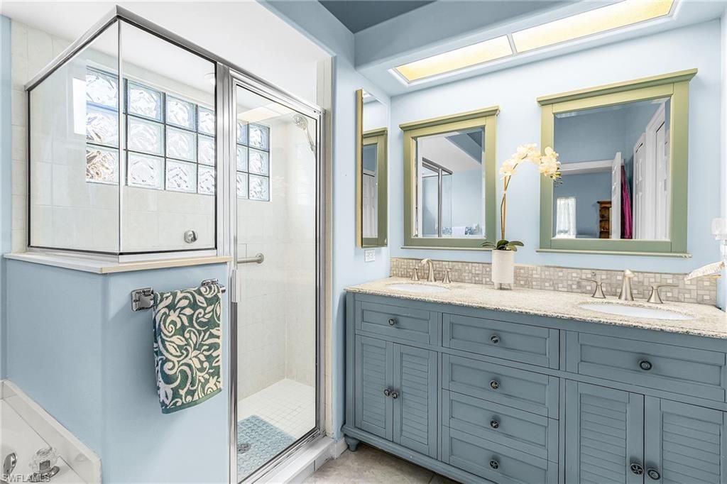 9391 Palm Island Cir, North Fort Myers, FL 33903 Photo