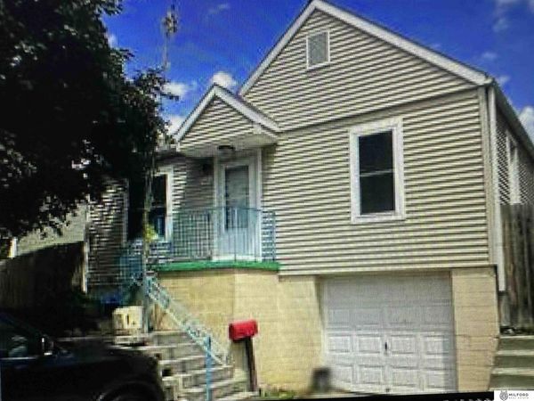 3860 Franklin Street, Omaha, NE 68111