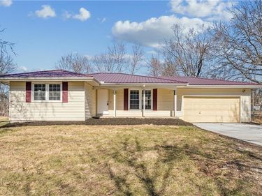 325 E Hickory Street, Drexel, MO 64742