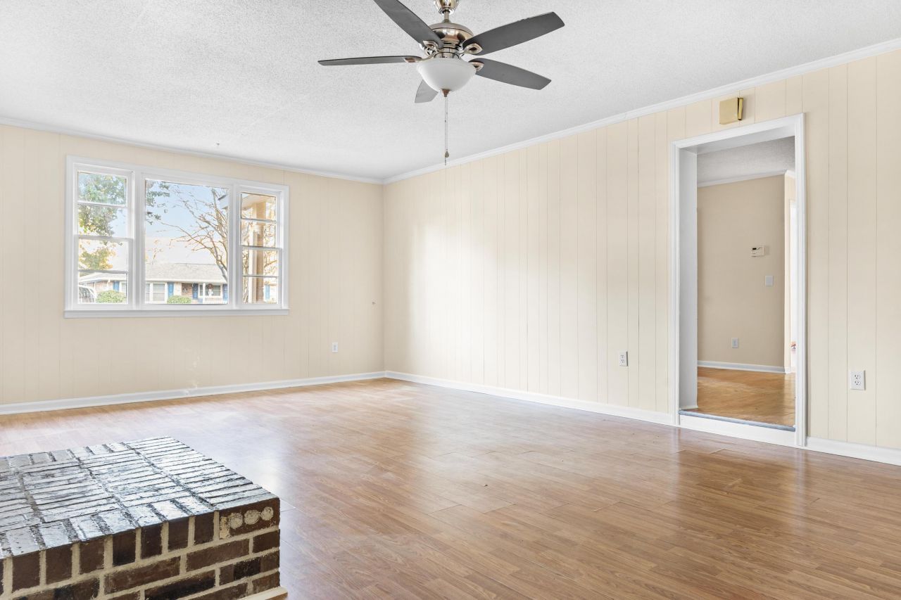 1136 Lakeshore Drive Photo 10