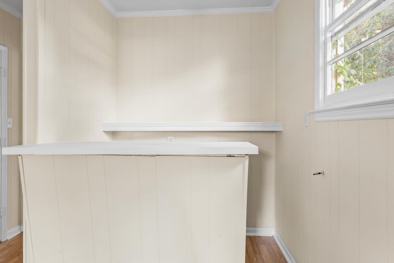 1136 Lakeshore Drive Photo 11