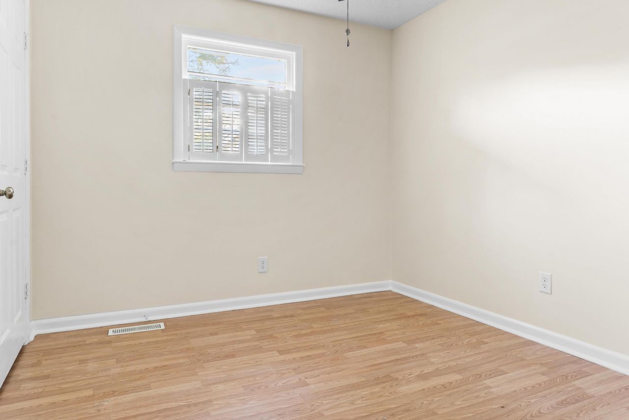 1136 Lakeshore Drive Photo 13