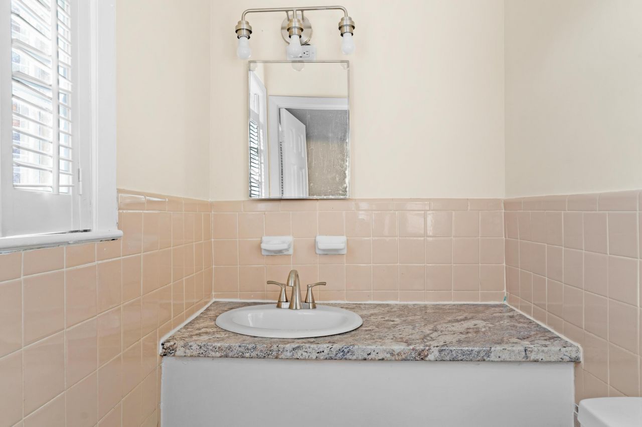 1136 Lakeshore Drive Photo 17