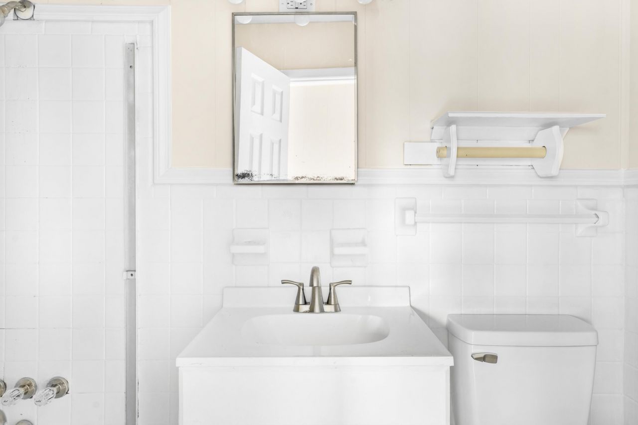 1136 Lakeshore Drive Photo 18