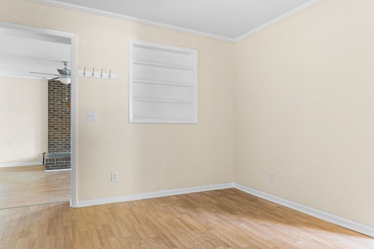 1136 Lakeshore Drive Photo 8