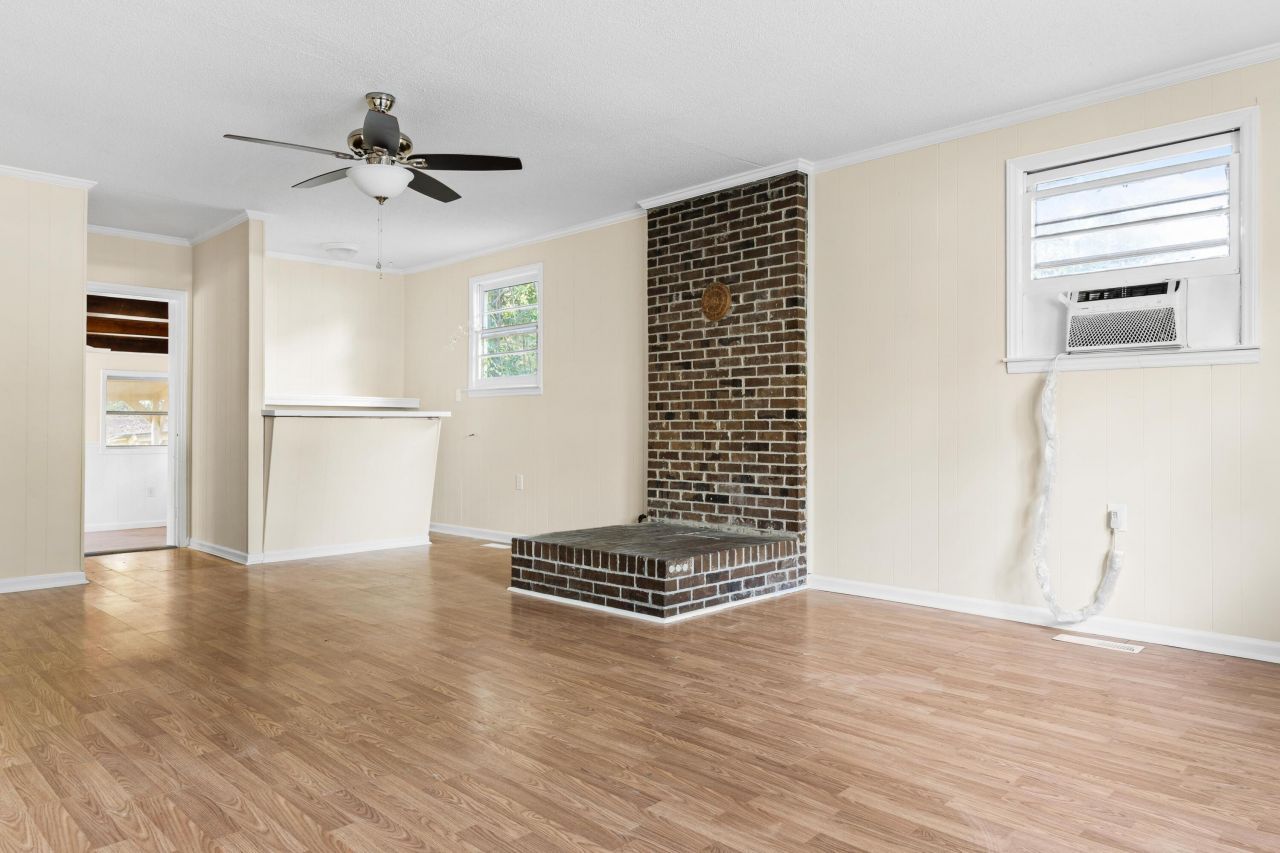 1136 Lakeshore Drive Photo 9