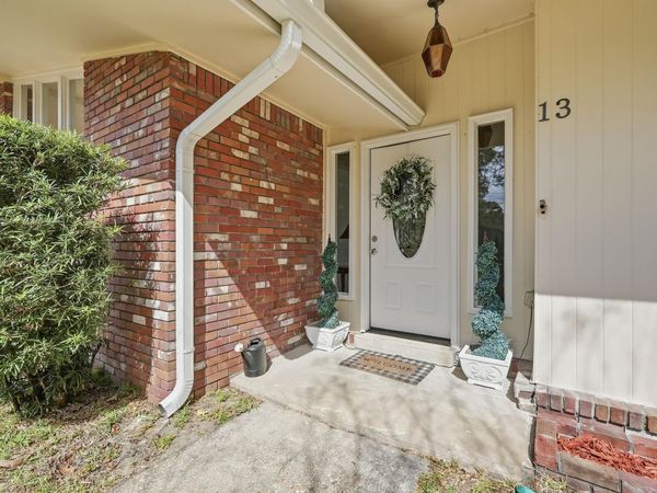 13 Japonica Lane, Shalimar, FL 32579