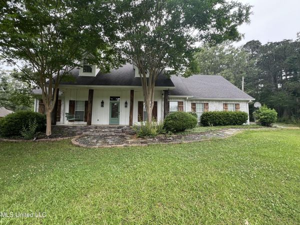 125 Woods Lake Drive, Madison, MS 39110