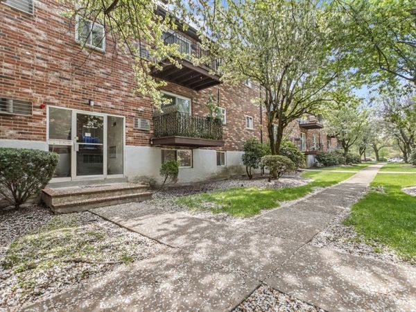 28 Westgate Rd, Unit 3, Boston, MA 02467