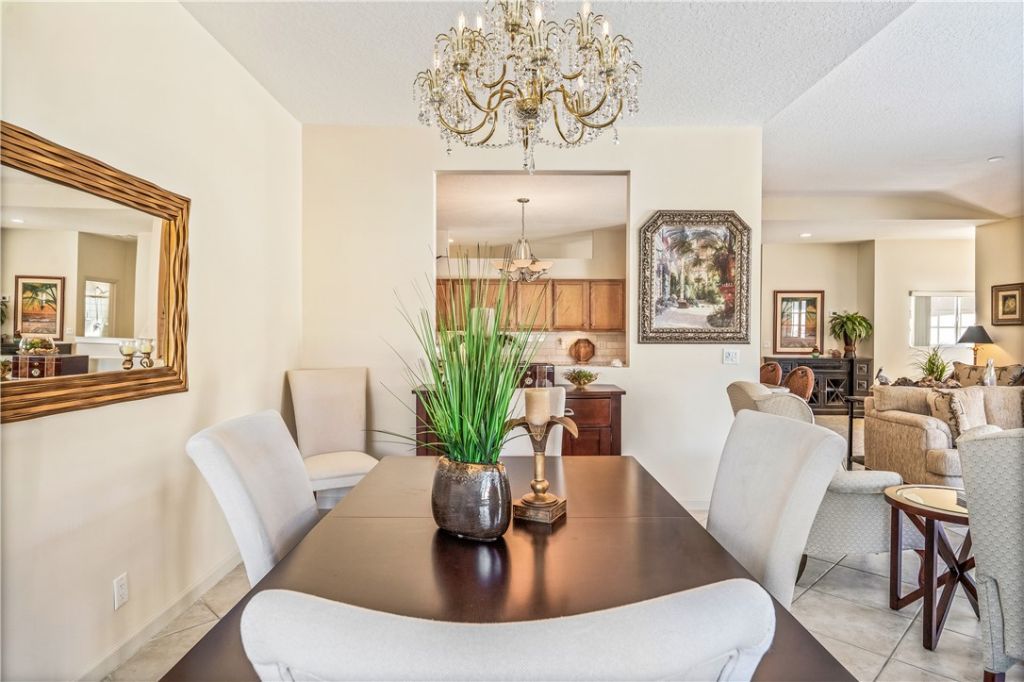 512 7th Square, Unit 201, Vero Beach, FL 32962 Photo