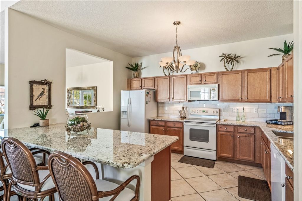 512 7th Square, Unit 201, Vero Beach, FL 32962 Photo