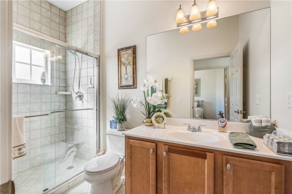 512 7th Square, Unit 201, Vero Beach, FL 32962 Photo