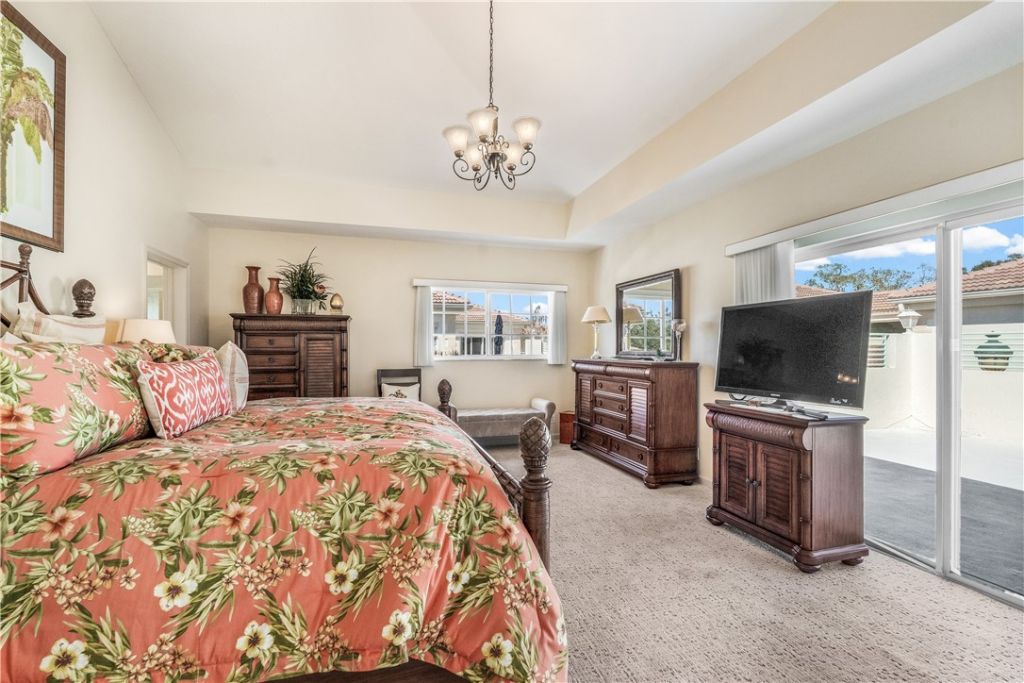 512 7th Square, Unit 201, Vero Beach, FL 32962 Photo