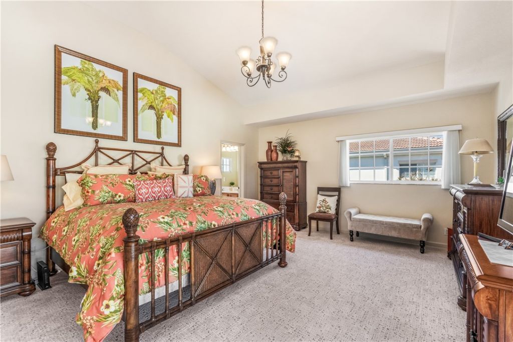 512 7th Square, Unit 201, Vero Beach, FL 32962 Photo