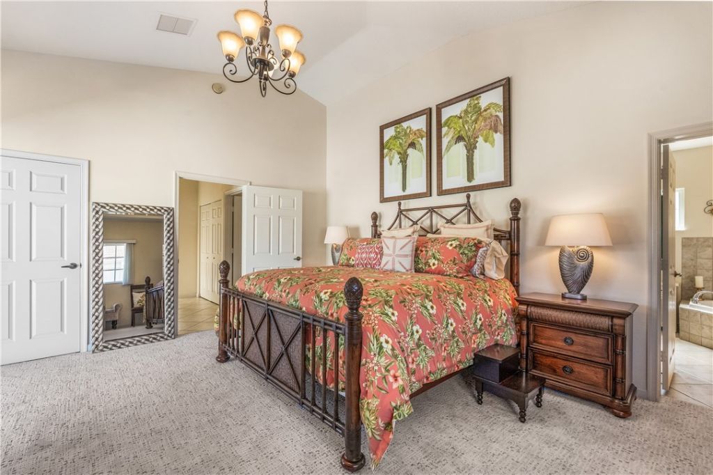 512 7th Square, Unit 201, Vero Beach, FL 32962 Photo