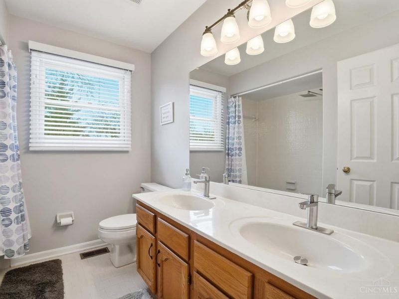 1858 Foxhollow Drive, Anderson Twp, OH 45255 Photo 36