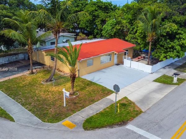 11 NE 21st St, Pompano Beach, FL 33060