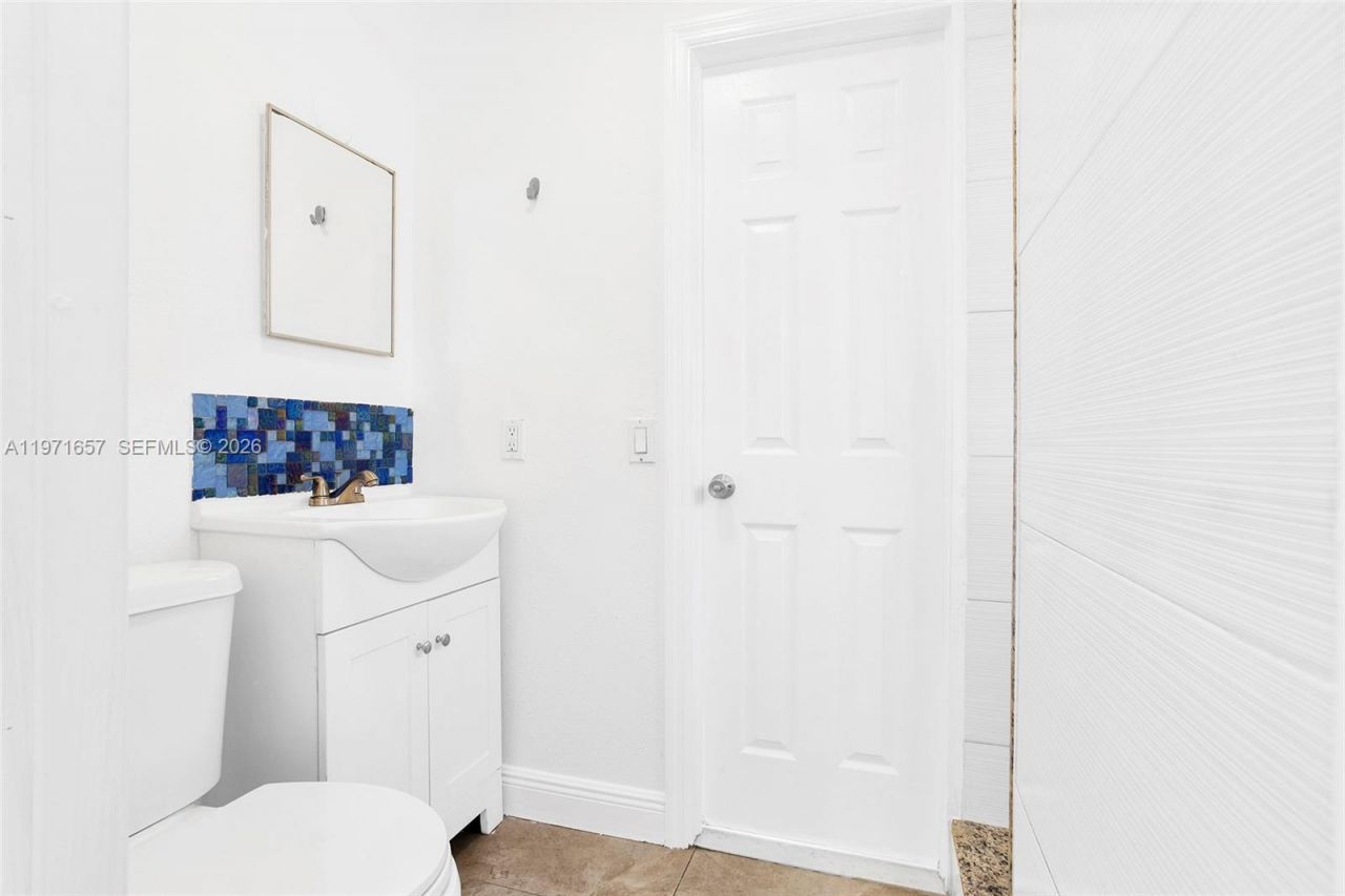 11 NE 21st St, Pompano Beach, FL 33060 Photo