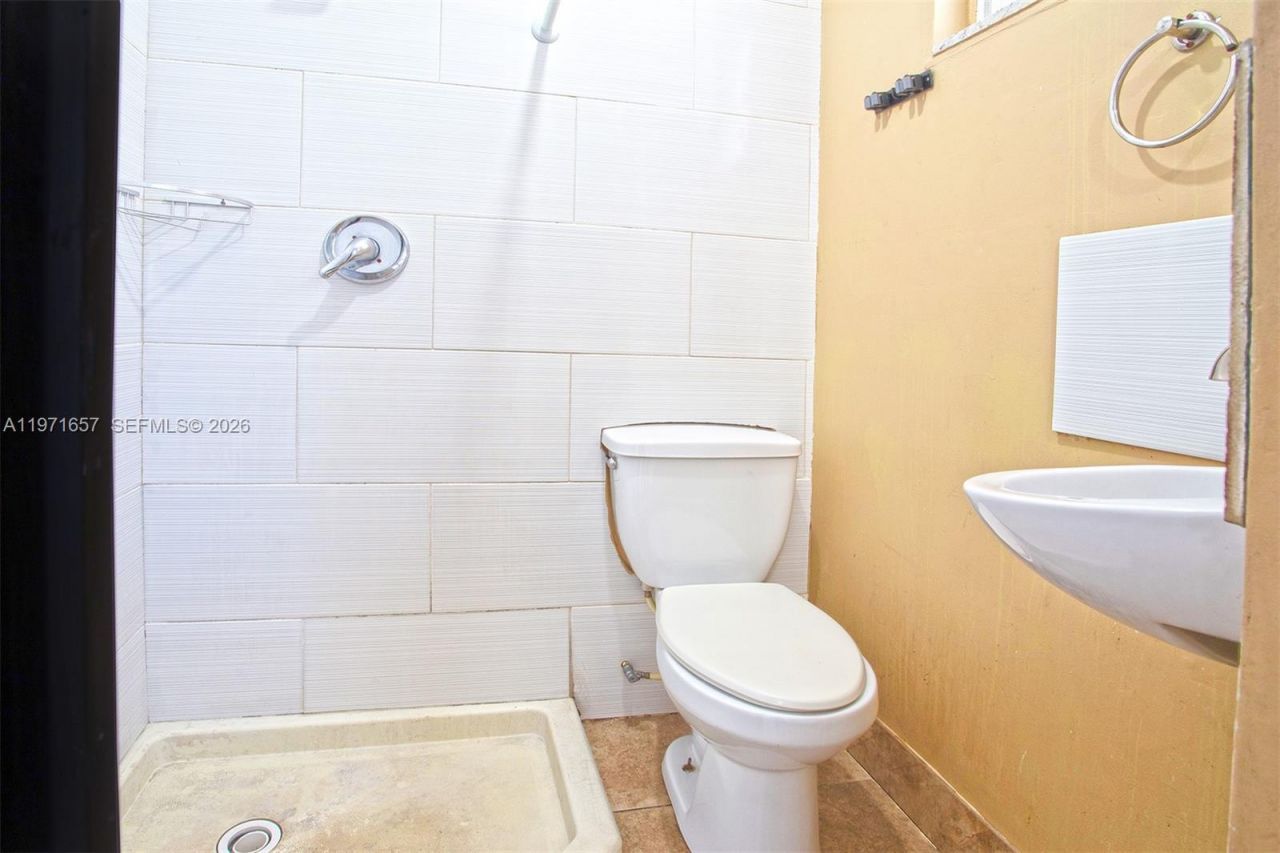 11 NE 21st St, Pompano Beach, FL 33060 Photo