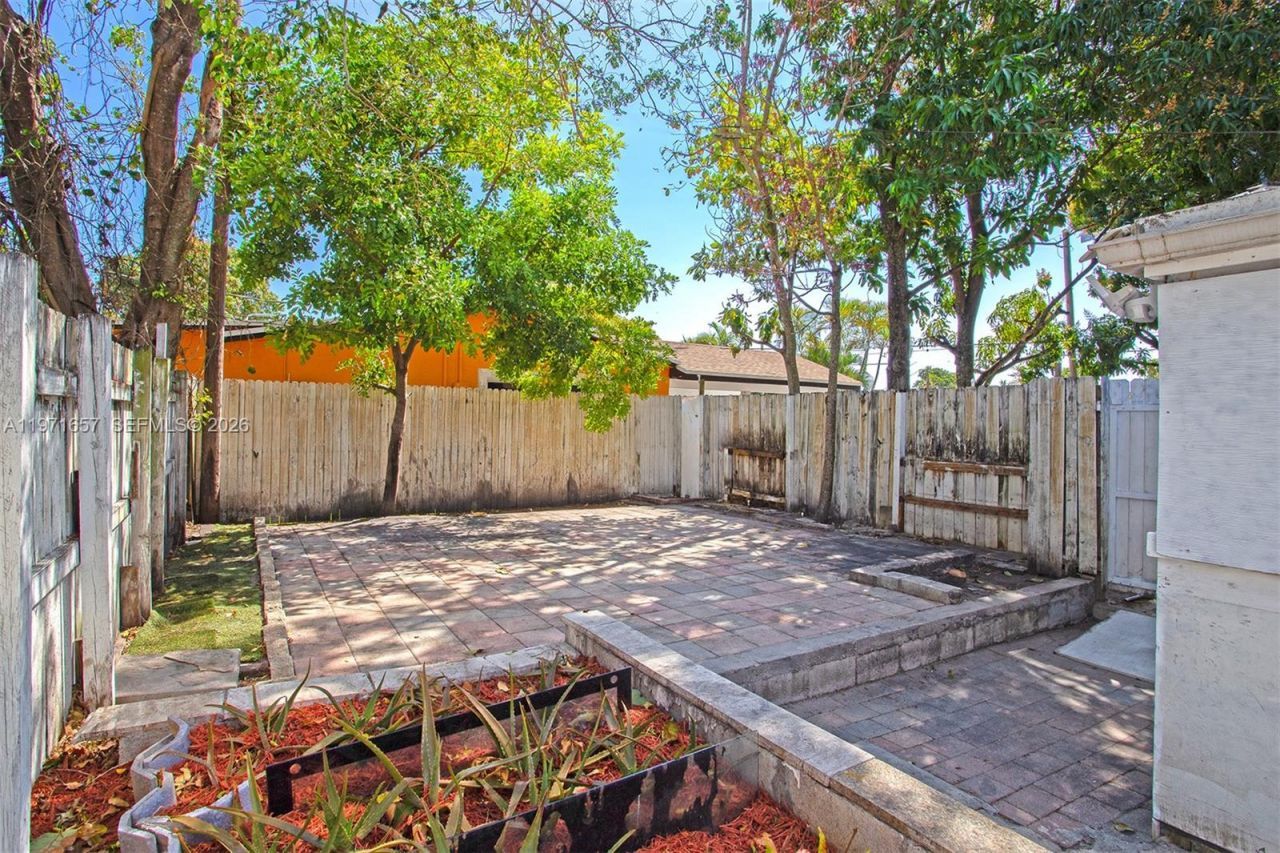 11 NE 21st St, Pompano Beach, FL 33060 Photo