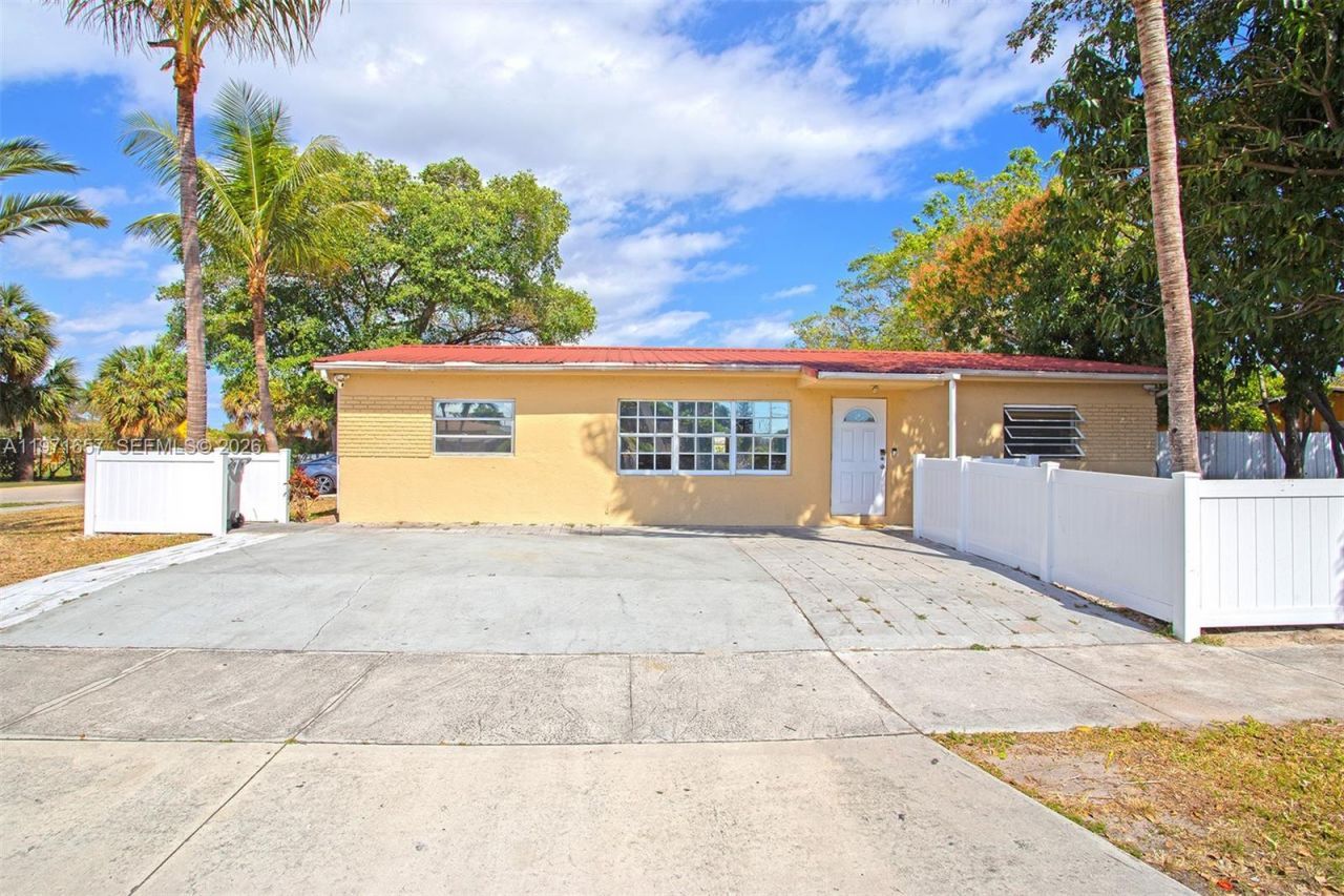 11 NE 21st St, Pompano Beach, FL 33060 Photo