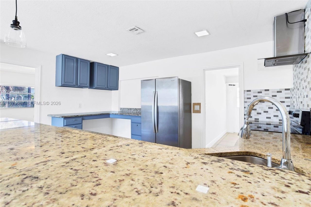 11 NE 21st St, Pompano Beach, FL 33060 Photo