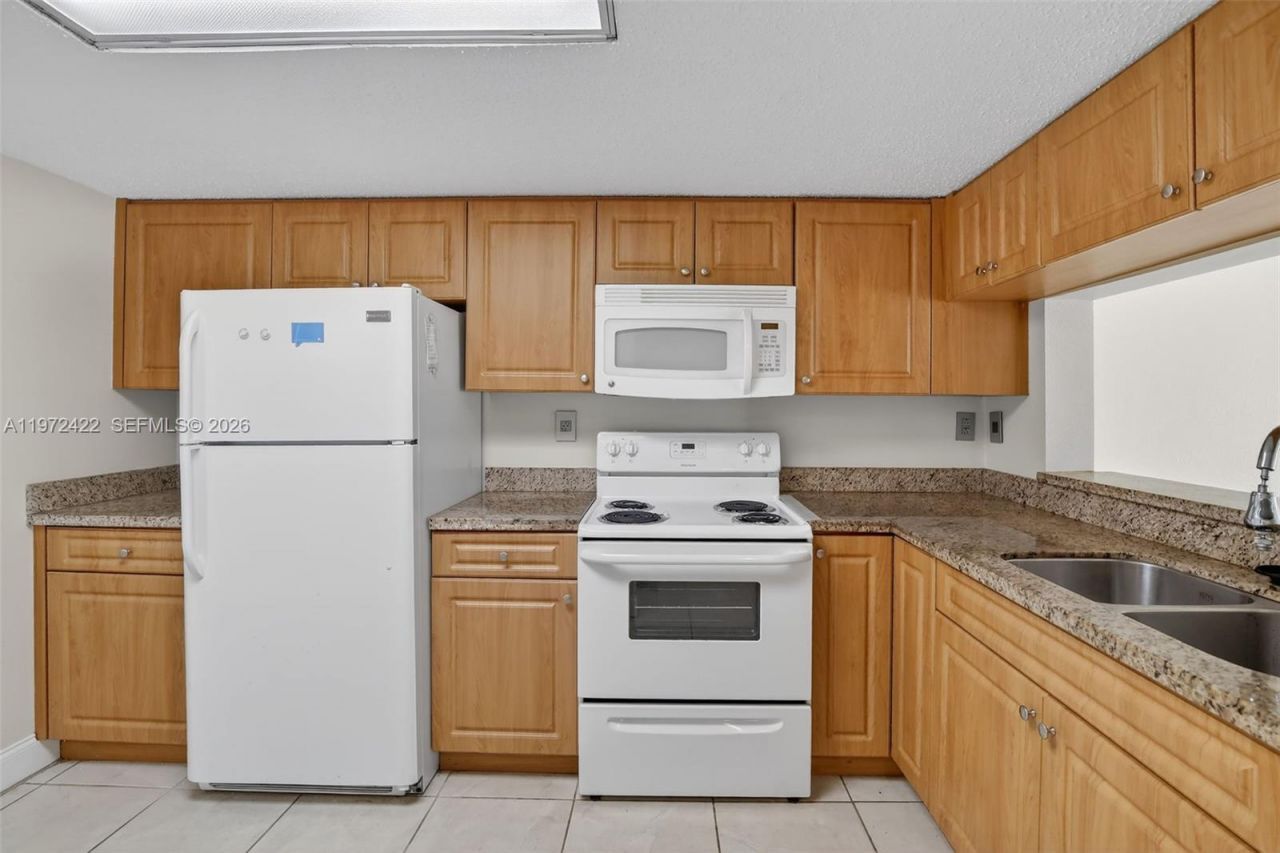 430 SW 113th Way , Unit 430, Pembroke Pines, FL 33025 Photo