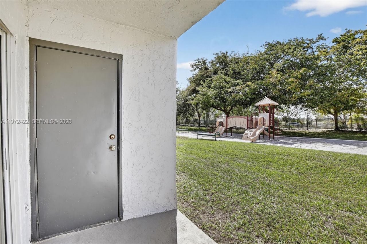 430 SW 113th Way , Unit 430, Pembroke Pines, FL 33025 Photo
