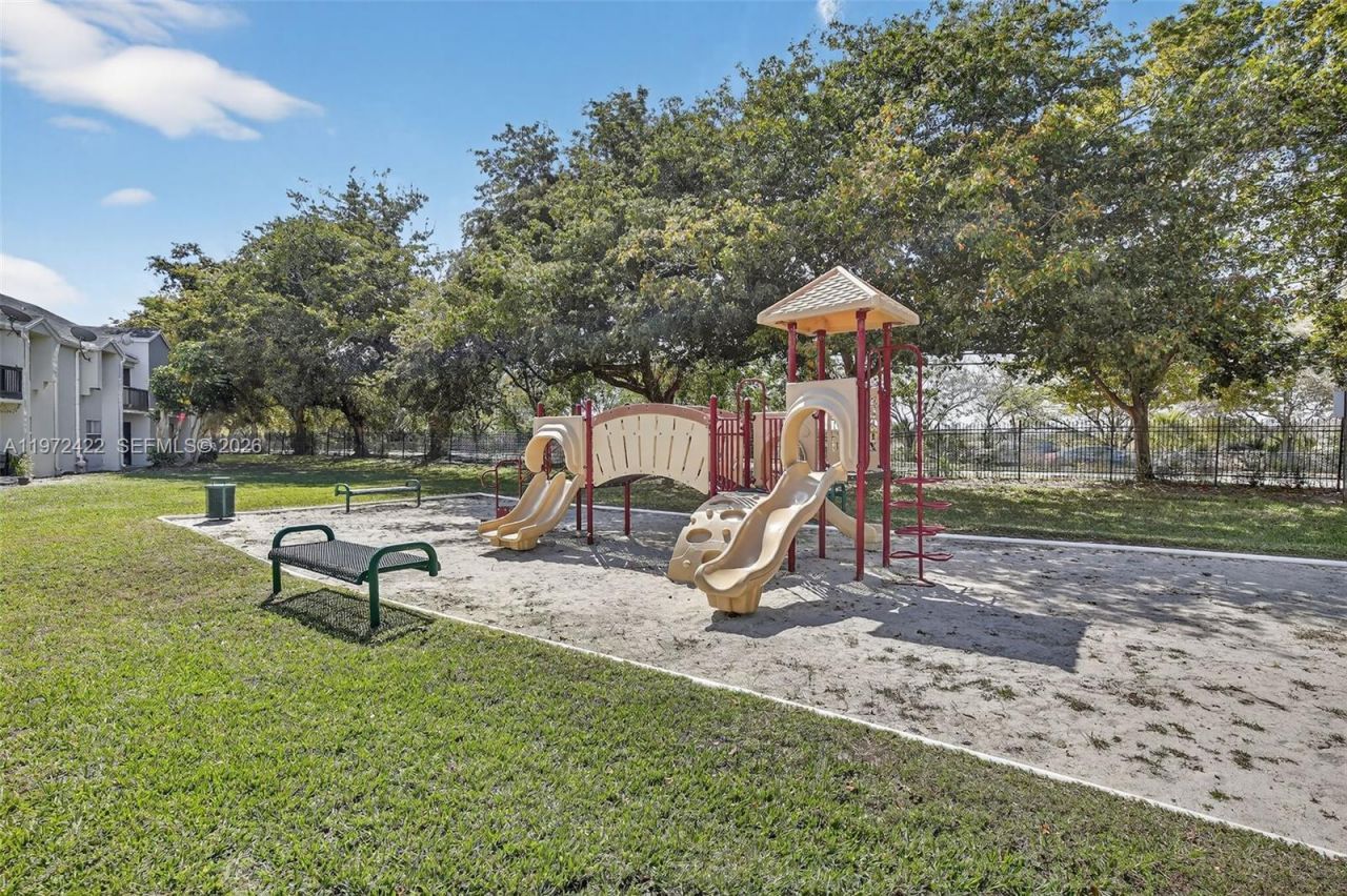 430 SW 113th Way , Unit 430, Pembroke Pines, FL 33025 Photo