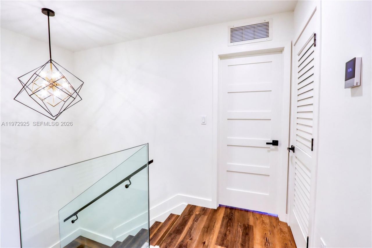 8905 SW 221st Ter , Cutler Bay, FL 33190 Photo