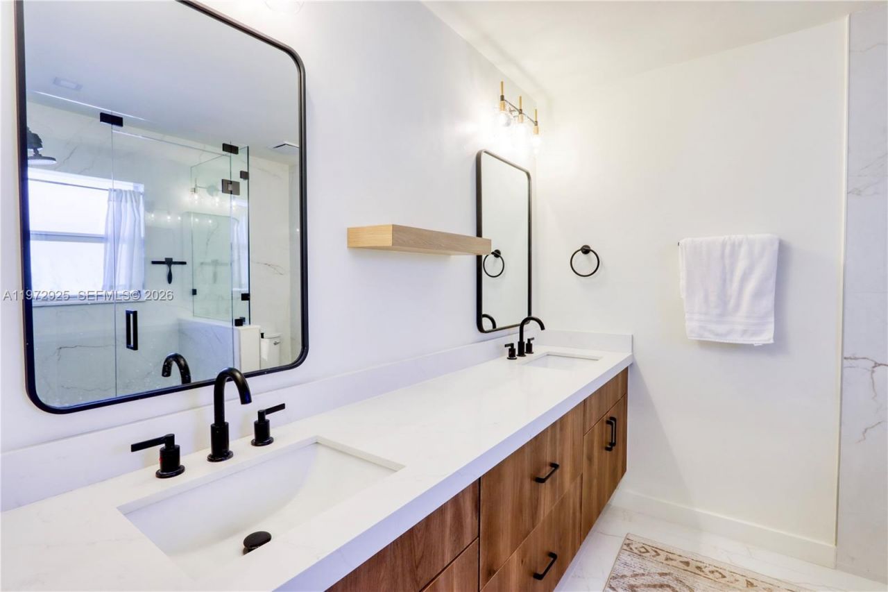 8905 SW 221st Ter , Cutler Bay, FL 33190 Photo