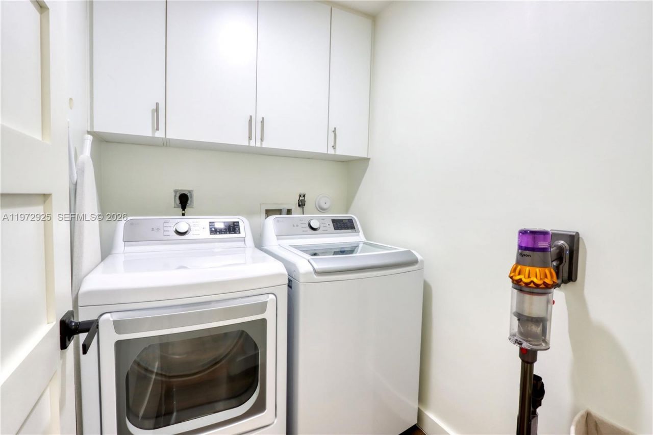 8905 SW 221st Ter , Cutler Bay, FL 33190 Photo