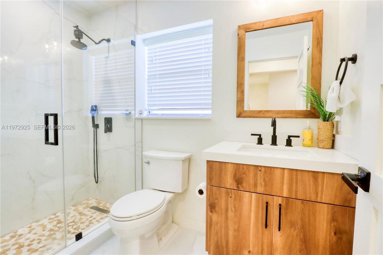 8905 SW 221st Ter , Cutler Bay, FL 33190 Photo