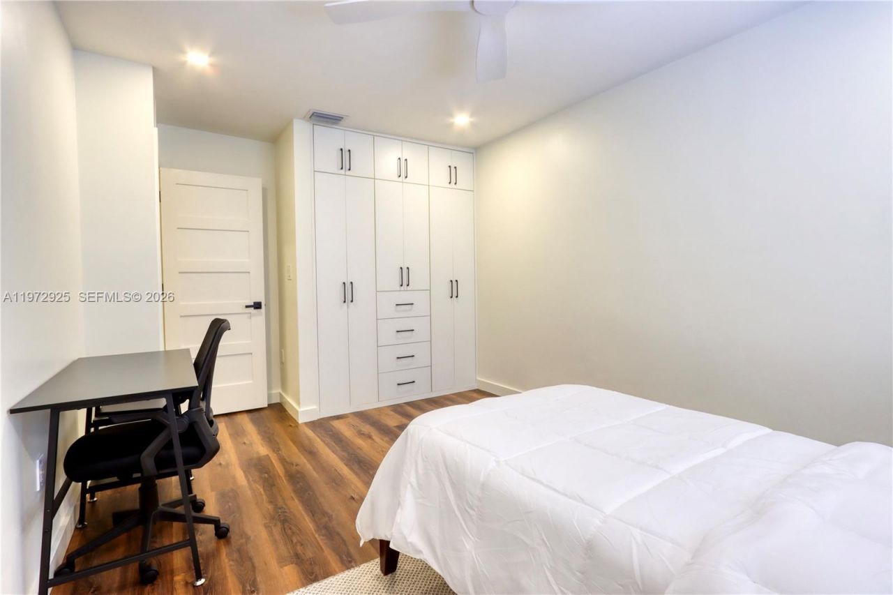 8905 SW 221st Ter , Cutler Bay, FL 33190 Photo