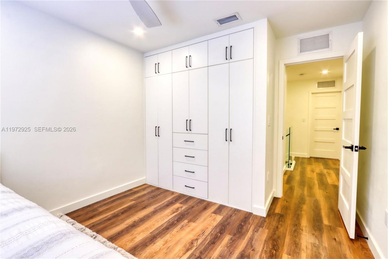 8905 SW 221st Ter , Cutler Bay, FL 33190 Photo