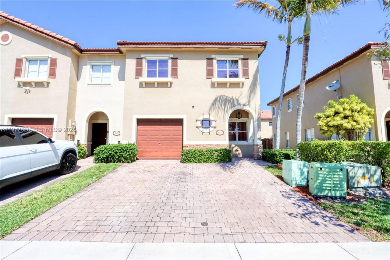 8905 SW 221st Ter , Cutler Bay, FL 33190 Photo