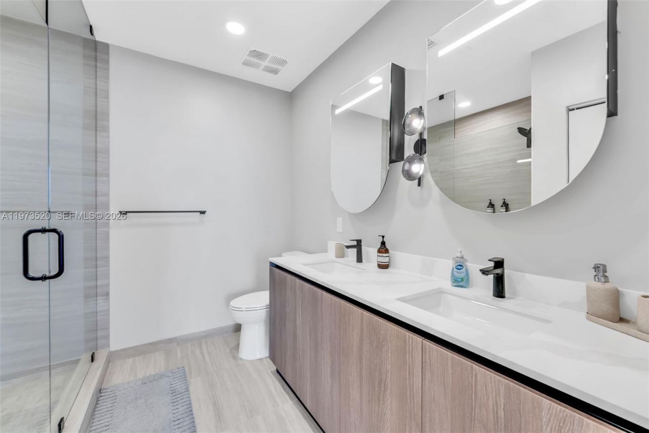 580 72nd St, Unit 1801, Miami Beach, FL 33141 Photo