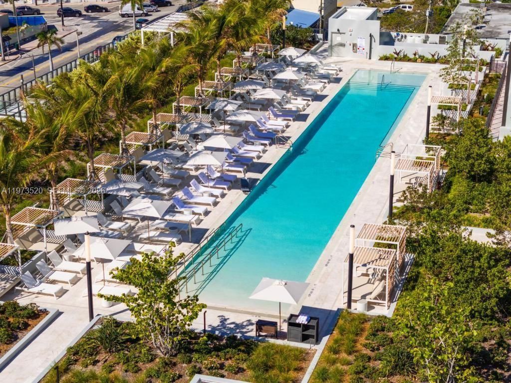 580 72nd St, Unit 1801, Miami Beach, FL 33141 Photo