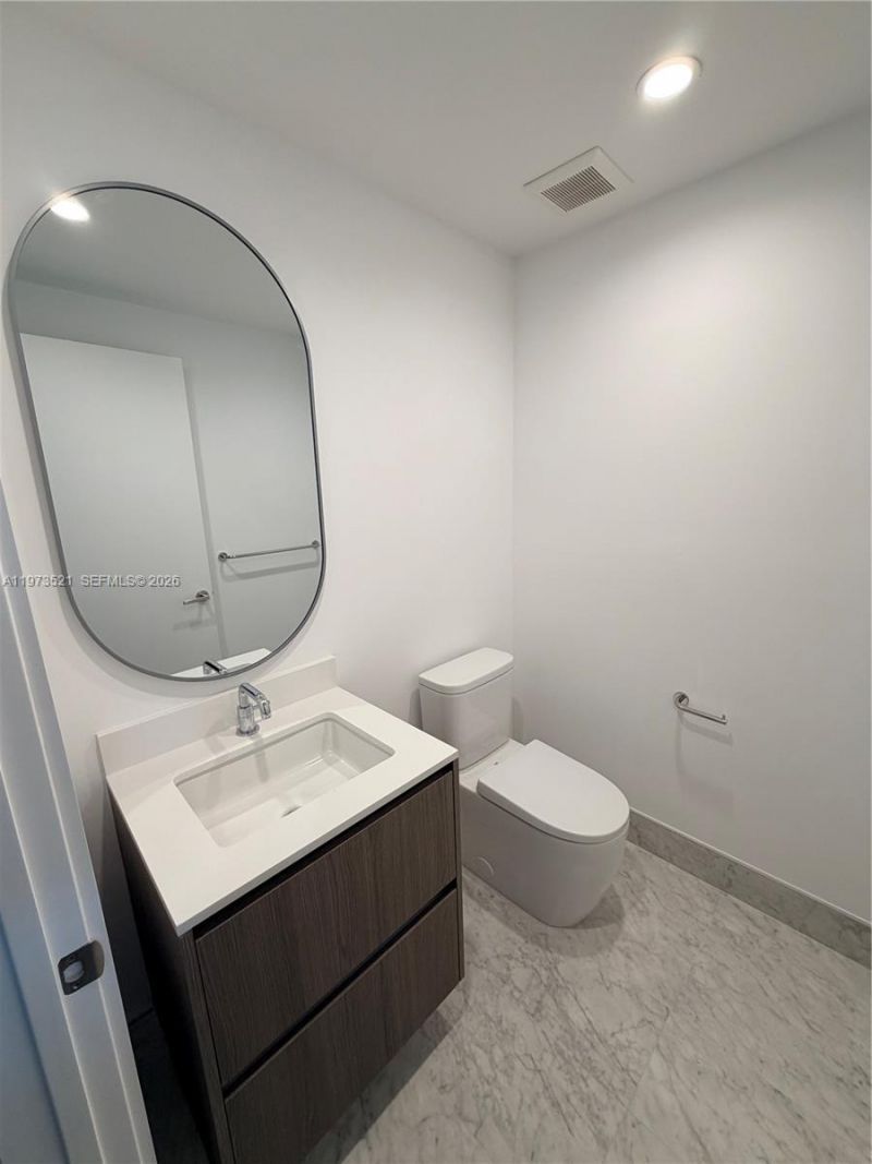 9201 E Bay Harbor Dr, Unit 303, Bay Harbor Islands, FL 33154 Photo