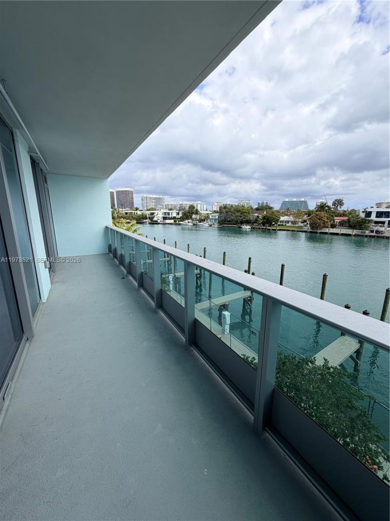 9201 E Bay Harbor Dr, Unit 303, Bay Harbor Islands, FL 33154 Photo