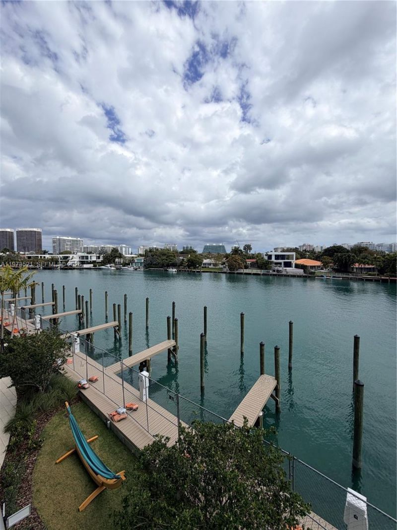 9201 E Bay Harbor Dr, Unit 303, Bay Harbor Islands, FL 33154 Photo
