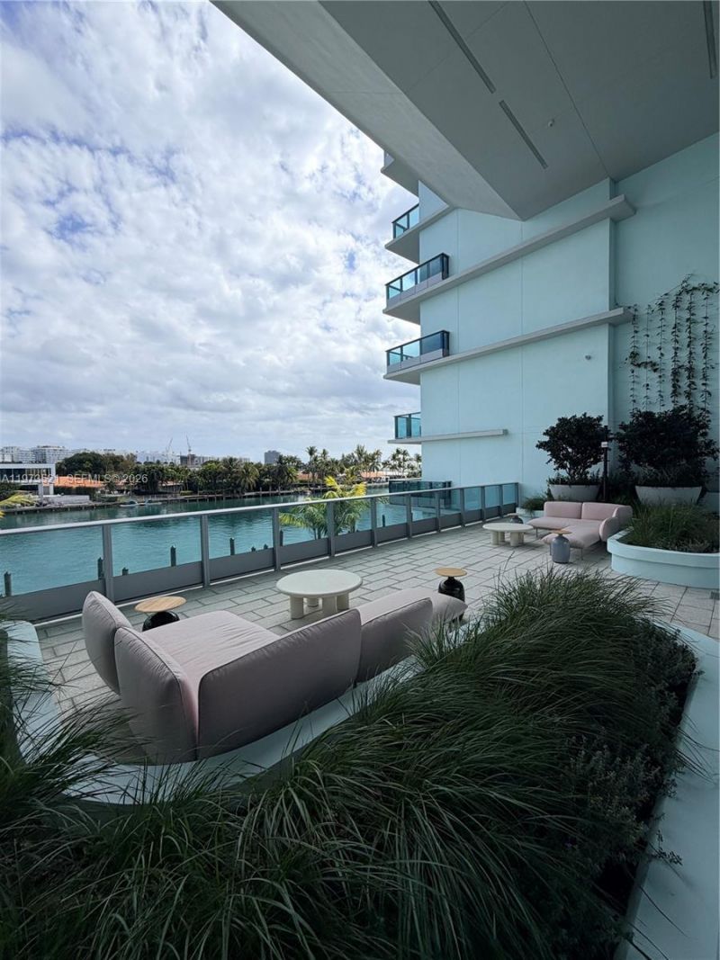 9201 E Bay Harbor Dr, Unit 303, Bay Harbor Islands, FL 33154 Photo