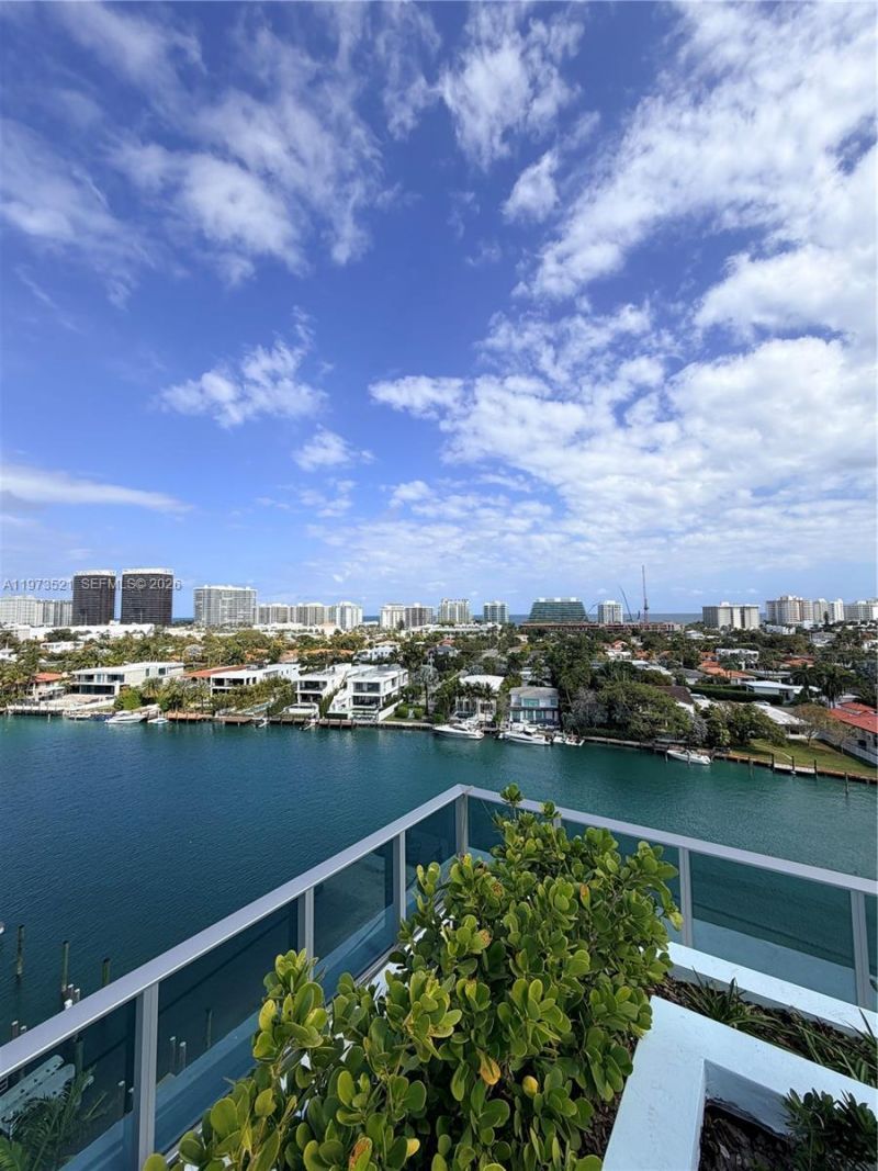 9201 E Bay Harbor Dr, Unit 303, Bay Harbor Islands, FL 33154 Photo