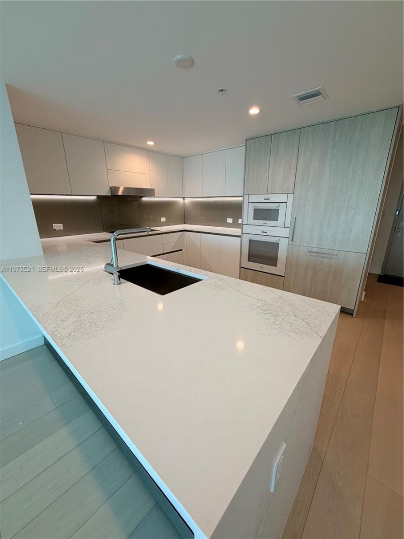 9201 E Bay Harbor Dr, Unit 303, Bay Harbor Islands, FL 33154 Photo
